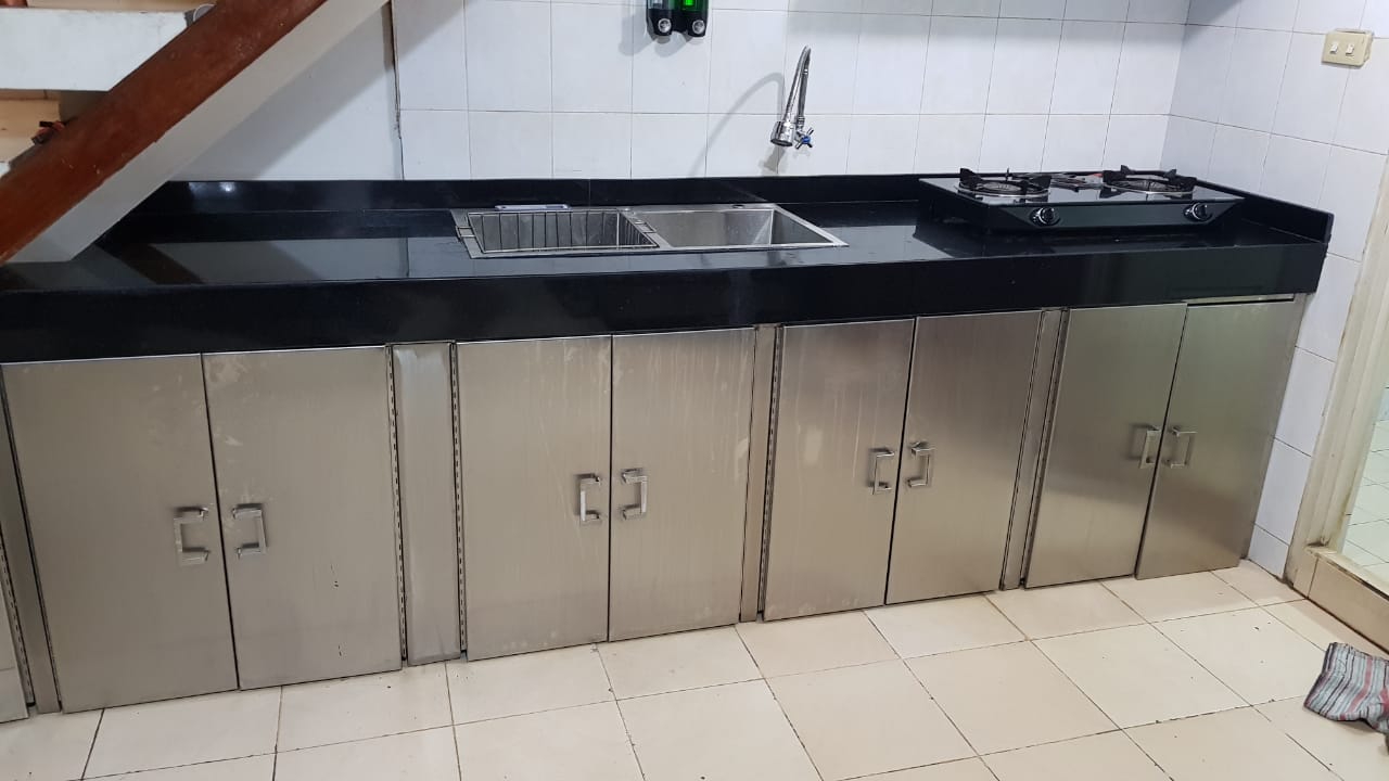 Almari Dapur Besi